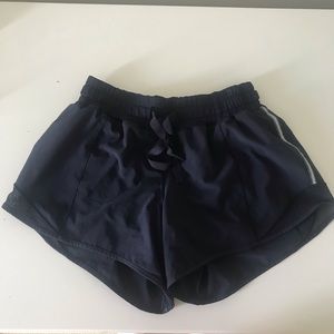 Lululemon Hotty Hot Short Long size 4